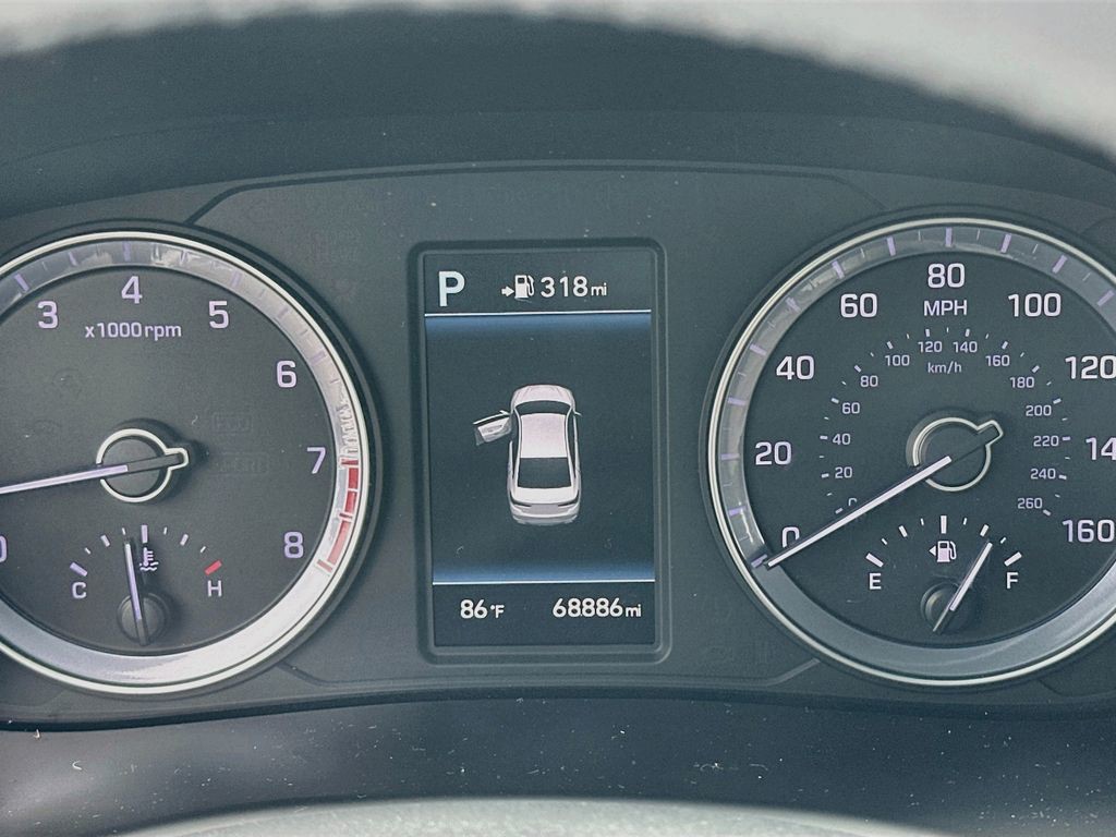 Used 2019 White Hyundai SEL image 12