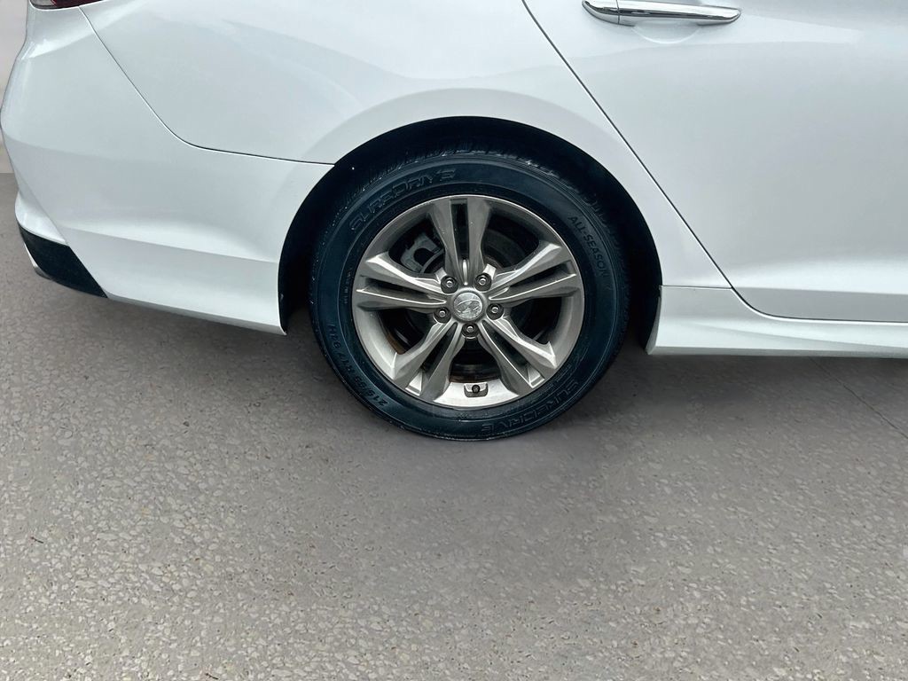 Used 2019 White Hyundai SEL image 30