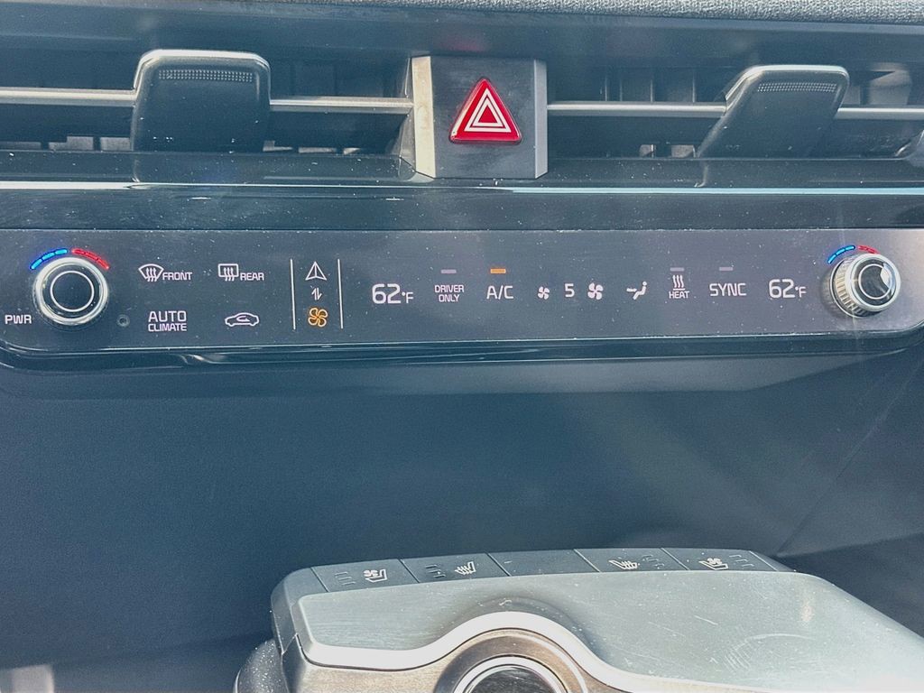 Certified Used 2023  Kia Wind image 16