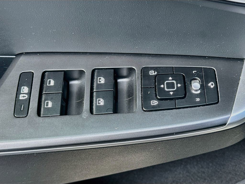Certified Used 2023  Kia Wind image 18