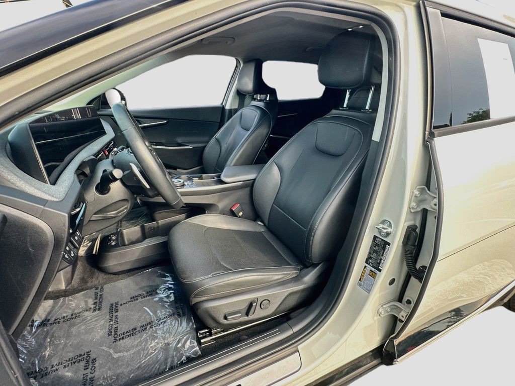 Certified Used 2023  Kia Wind image 22