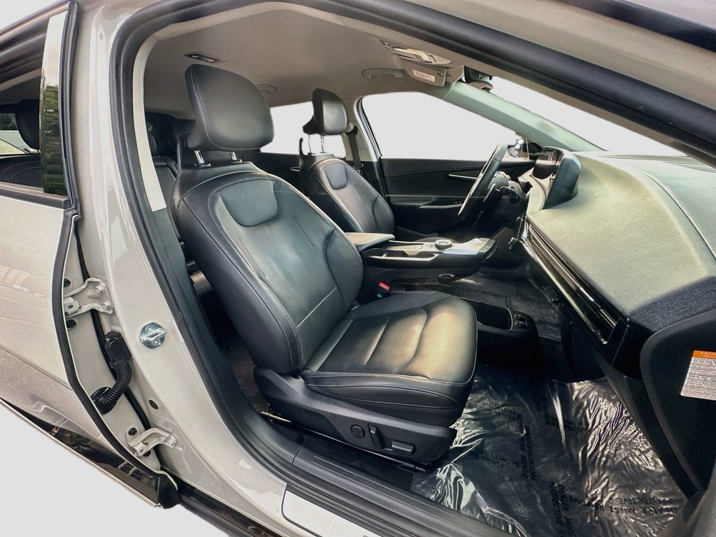 Certified Used 2023  Kia Wind image 28