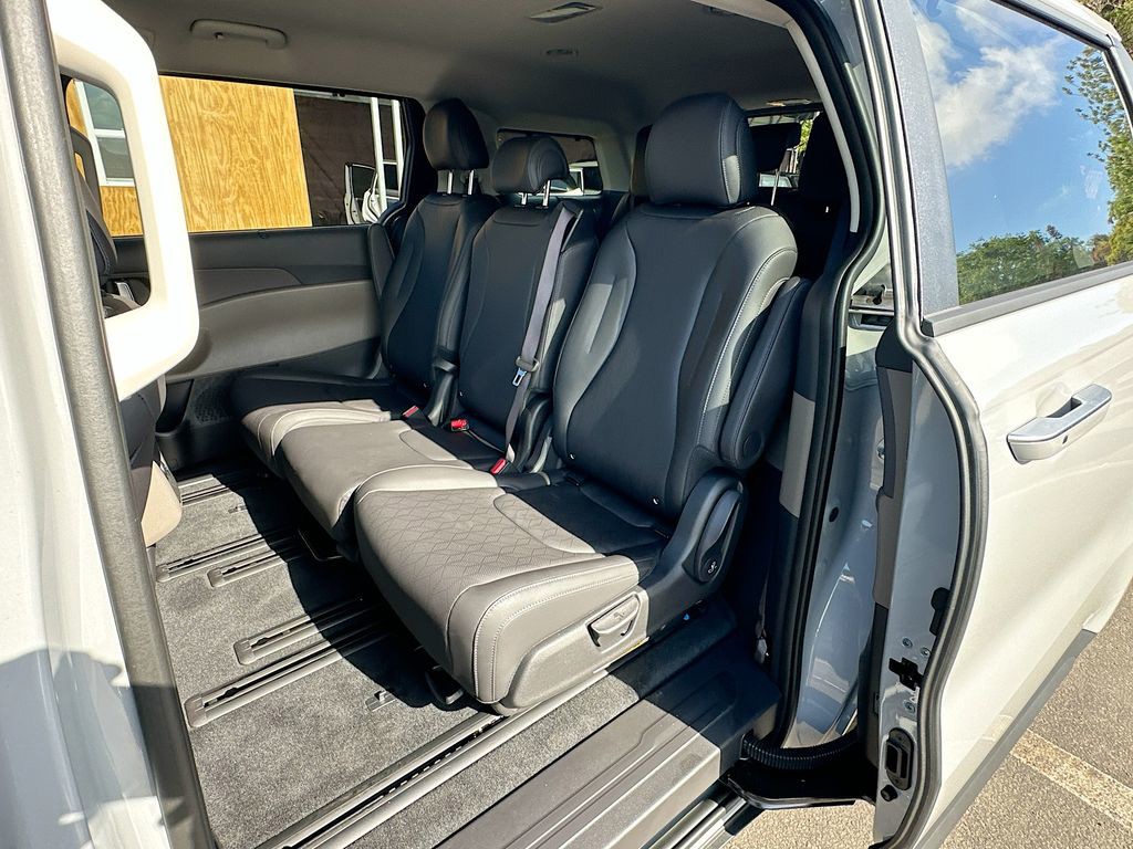 New 2026 White Kia EX image 24
