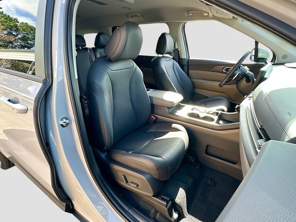 New 2026 White Kia EX image 29