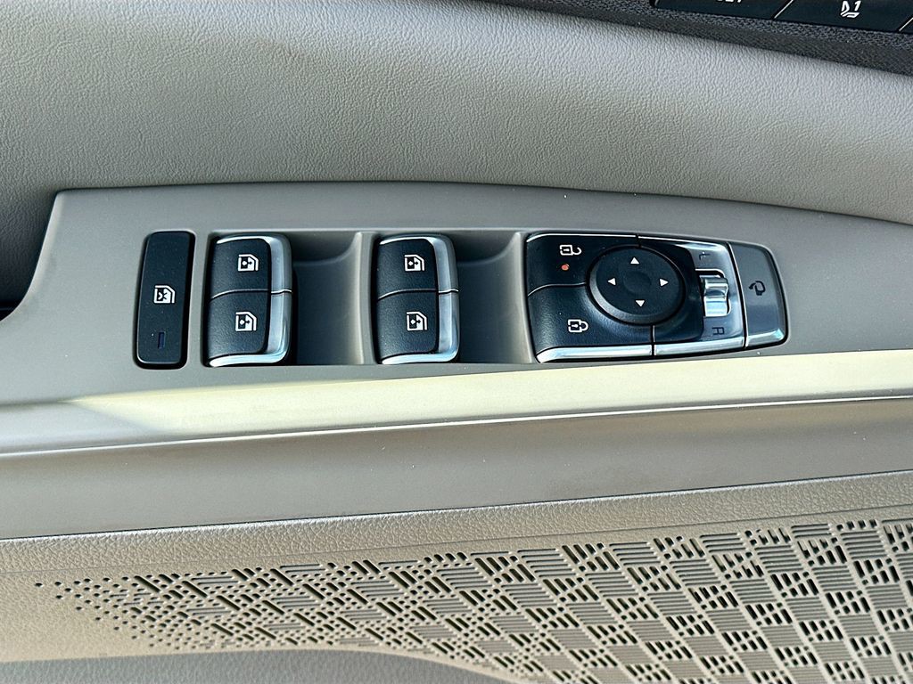 New 2026 White Kia EX image 18