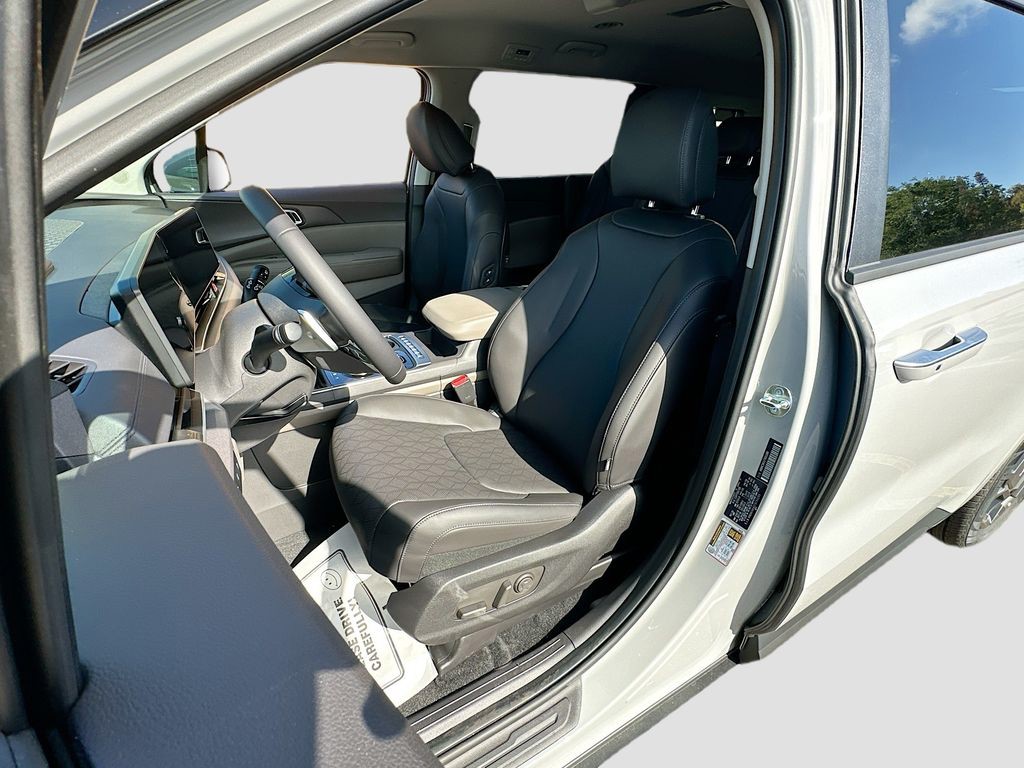 New 2026 White Kia EX image 21