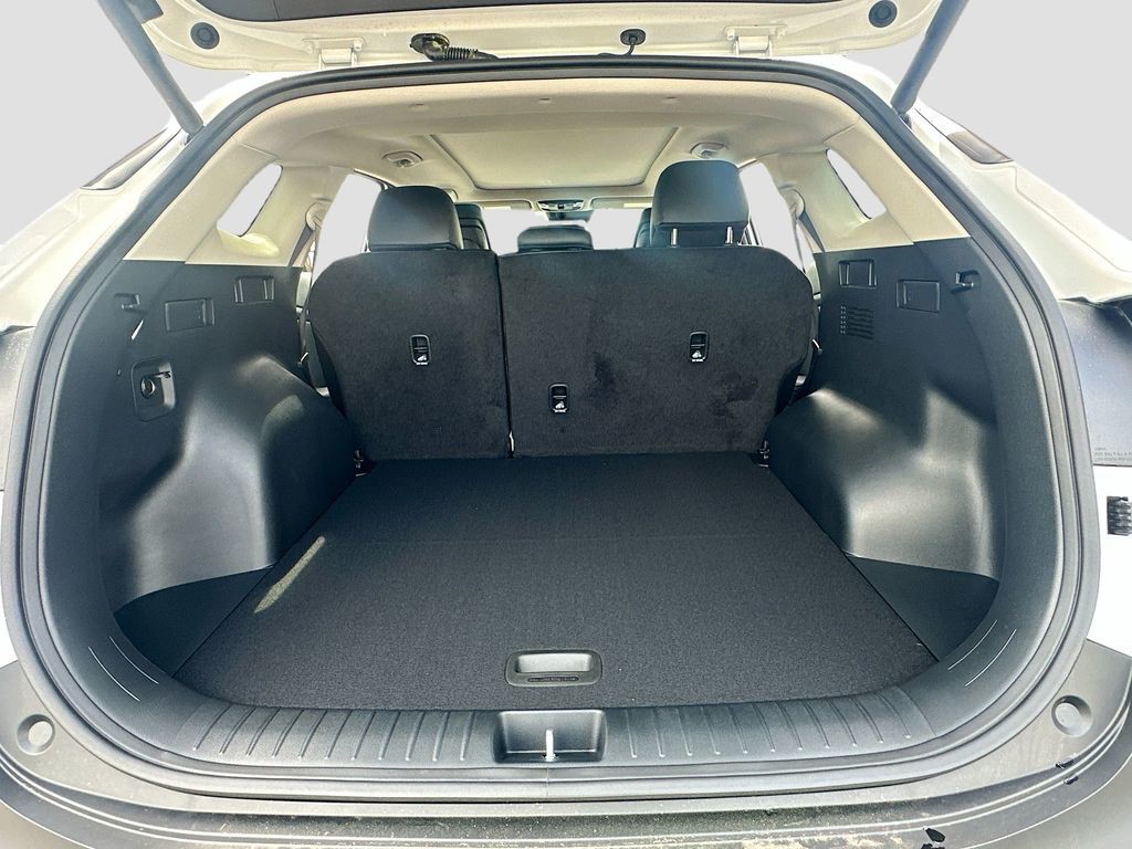 New 2026 White Kia EX image 25