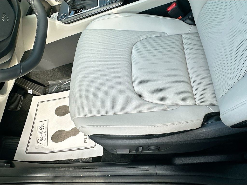 New 2026 Black Kia EX image 18