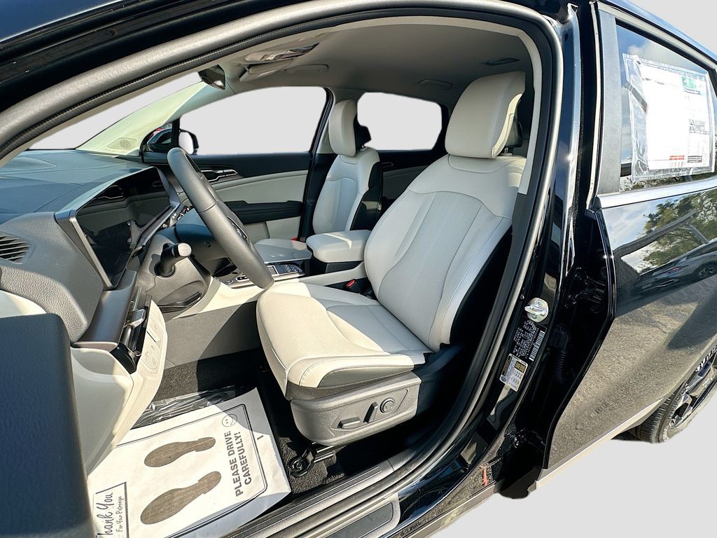 New 2026 Black Kia EX image 20