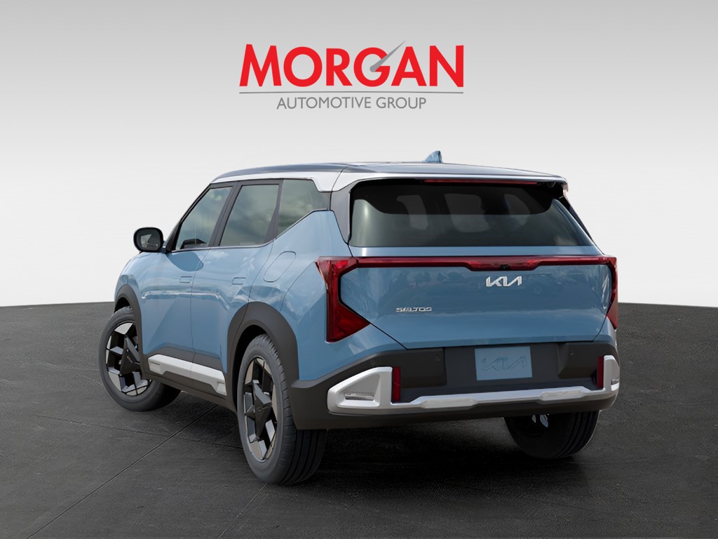 New 2027 Blue Kia S image 4