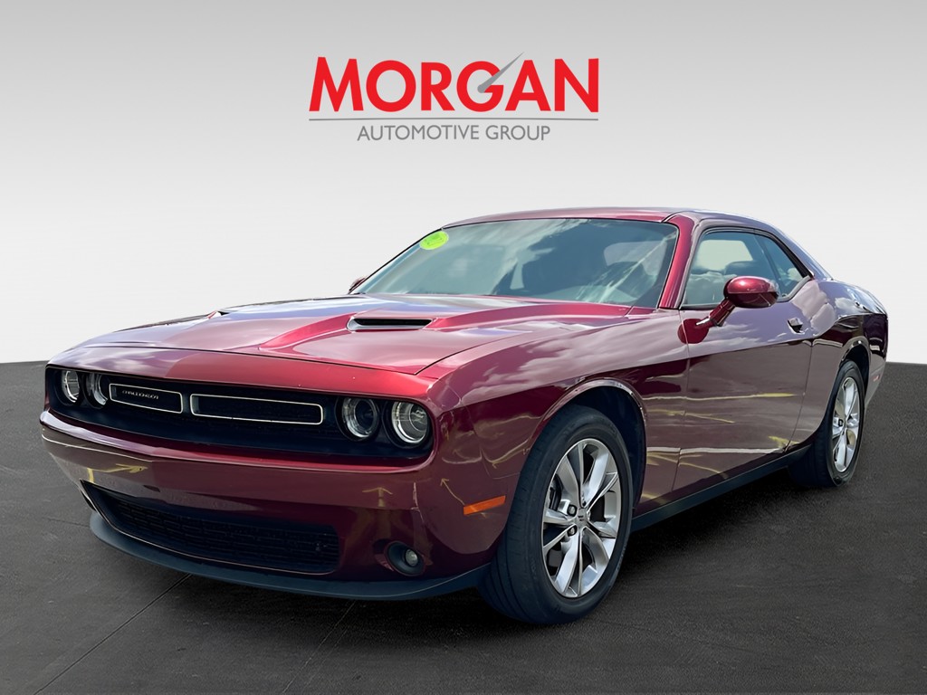 Used 2021 Red Dodge SXT image 3