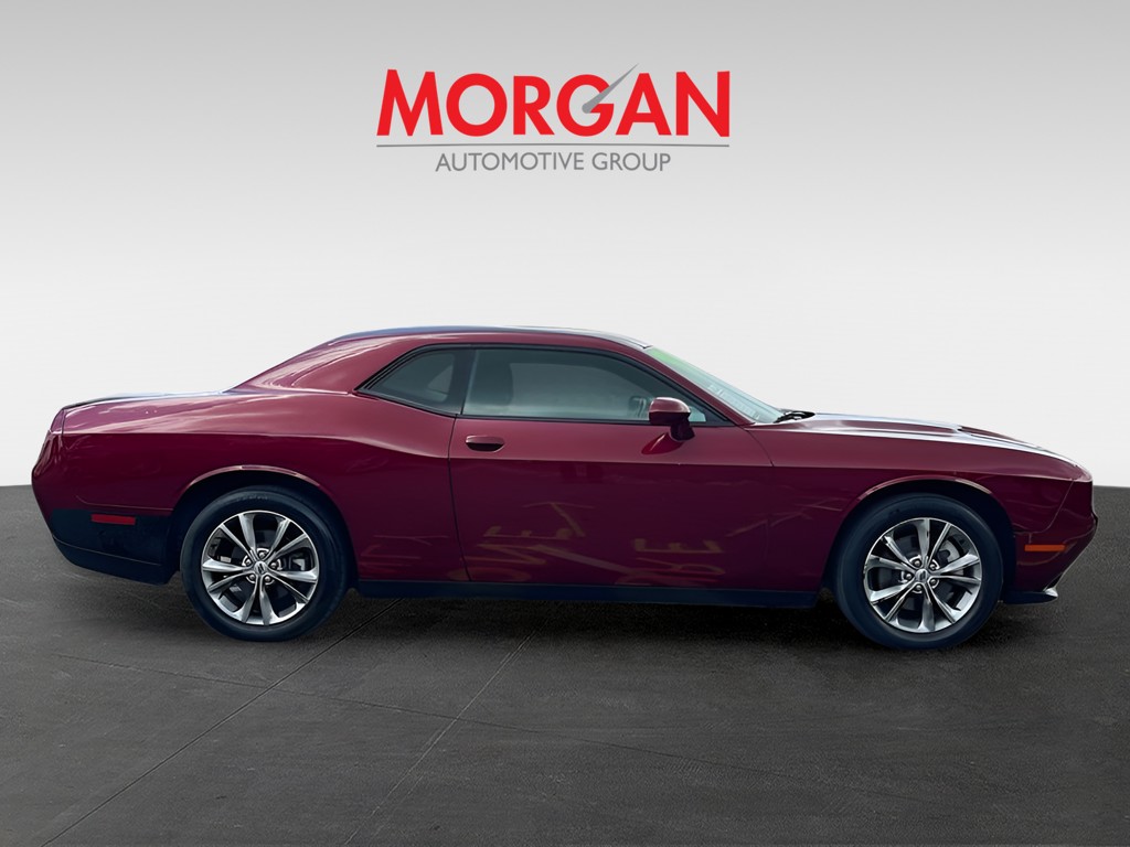 Used 2021 Red Dodge SXT image 8