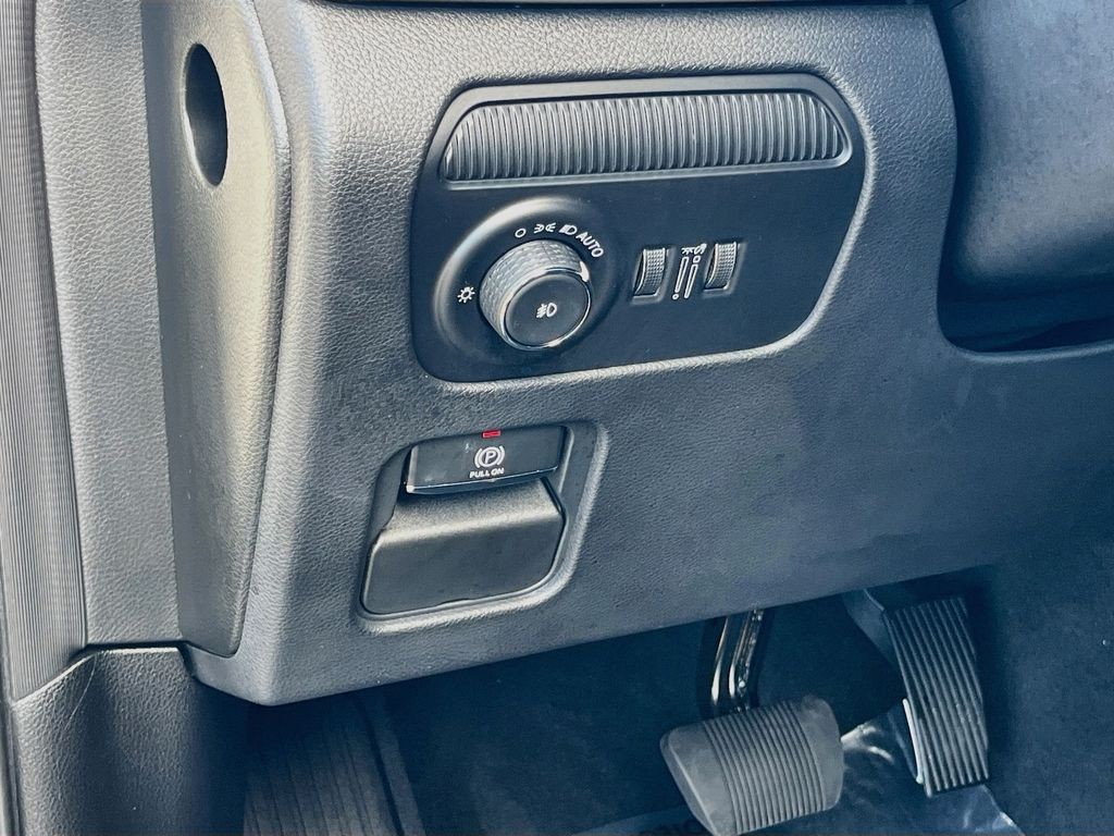 Used 2025 White Jeep Series II image 10
