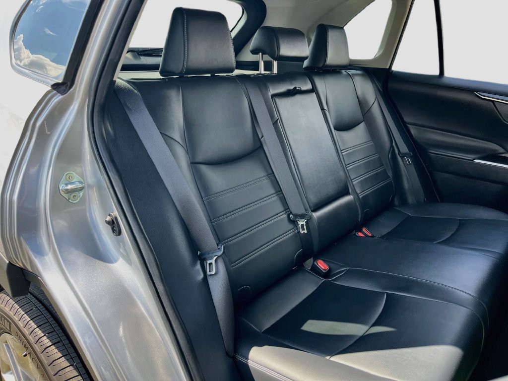 Used 2025 Silver Toyota XLE Premium image 25
