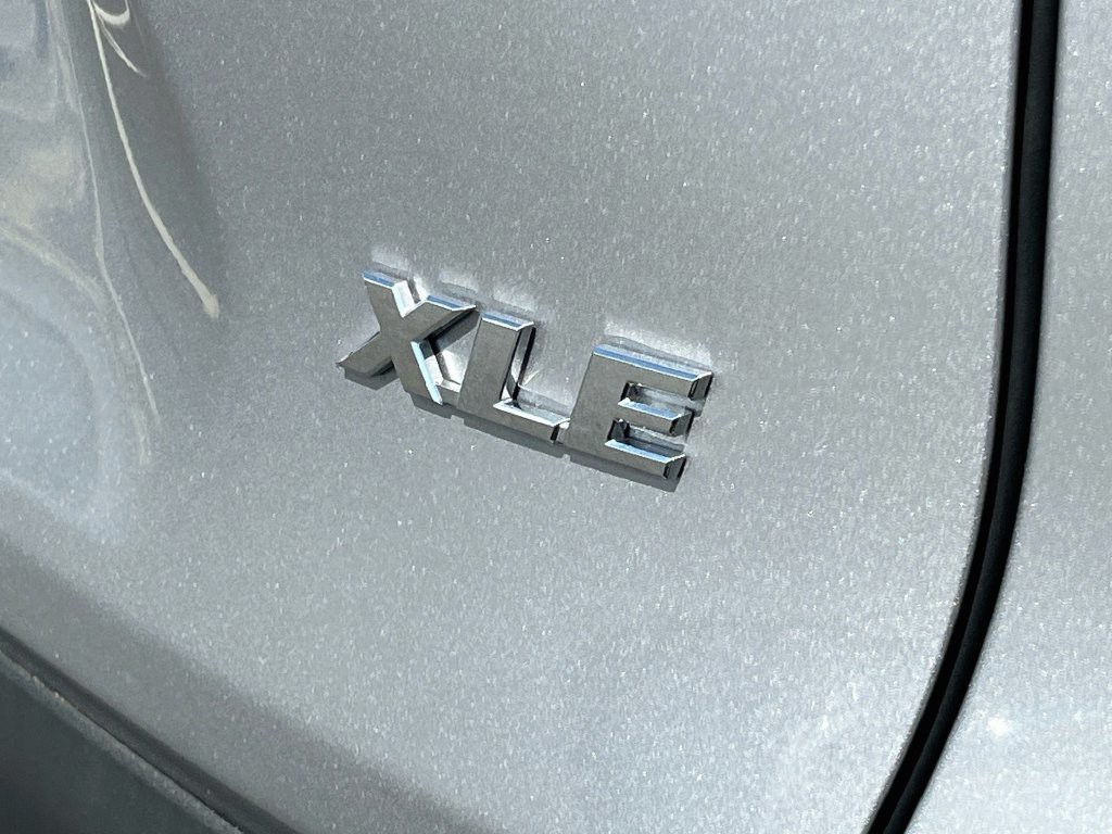 Used 2025 Silver Toyota XLE Premium image 31