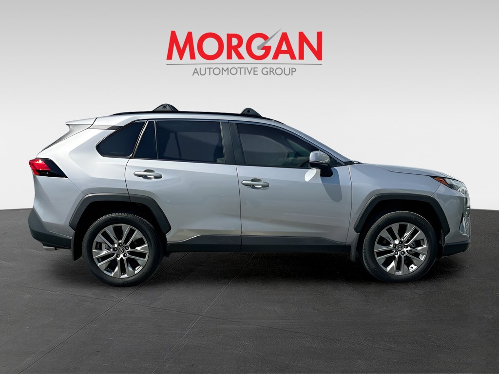 Used 2025 Silver Toyota XLE Premium image 8