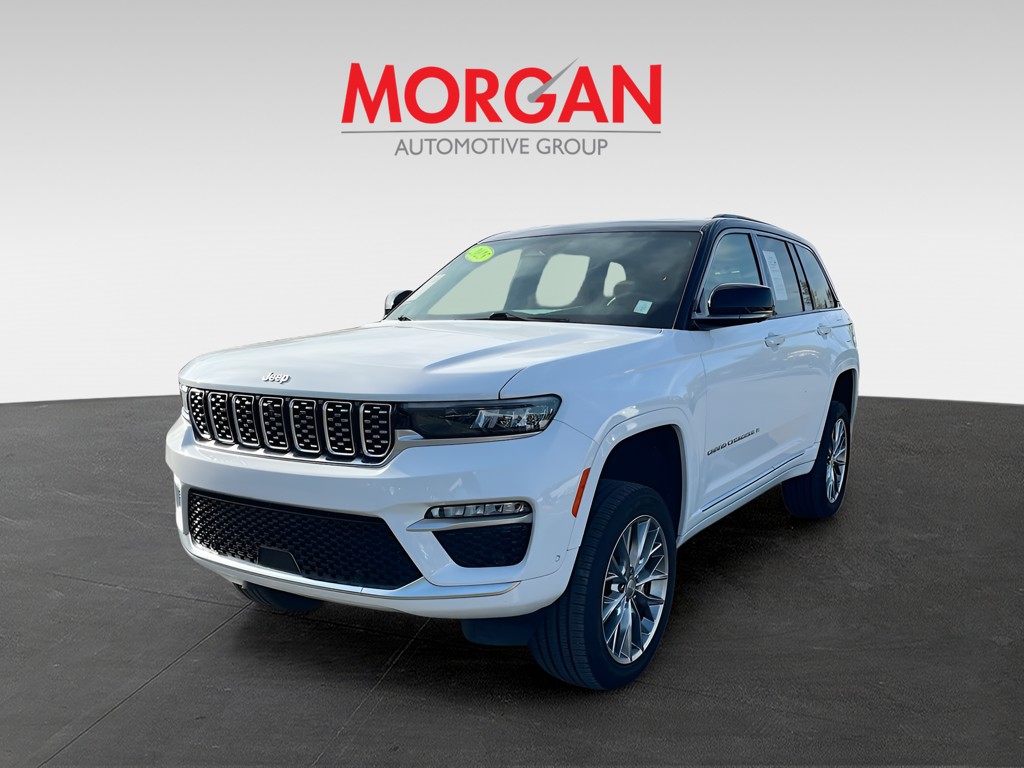 Used 2024 White Jeep Summit image 3