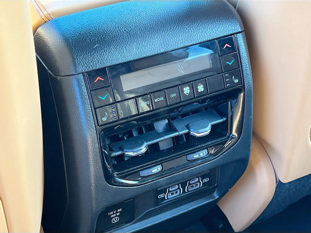 Used 2024 White Jeep Summit image 27
