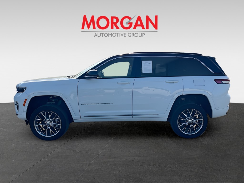 Used 2024 White Jeep Summit image 4