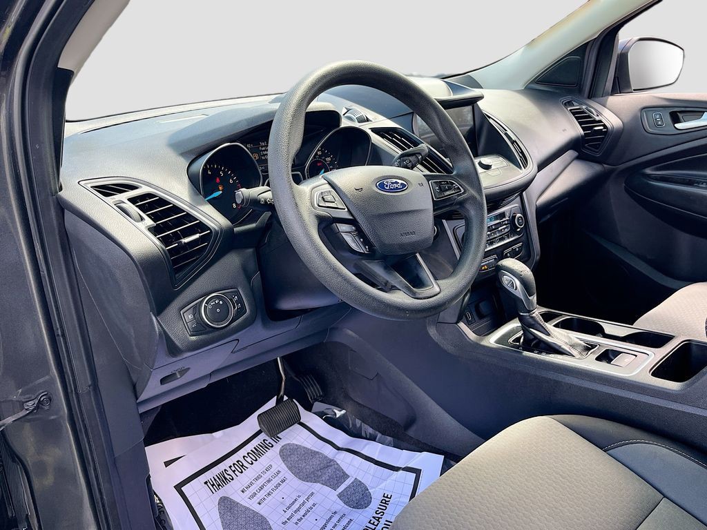 Used 2019 Gray Ford SE image 9