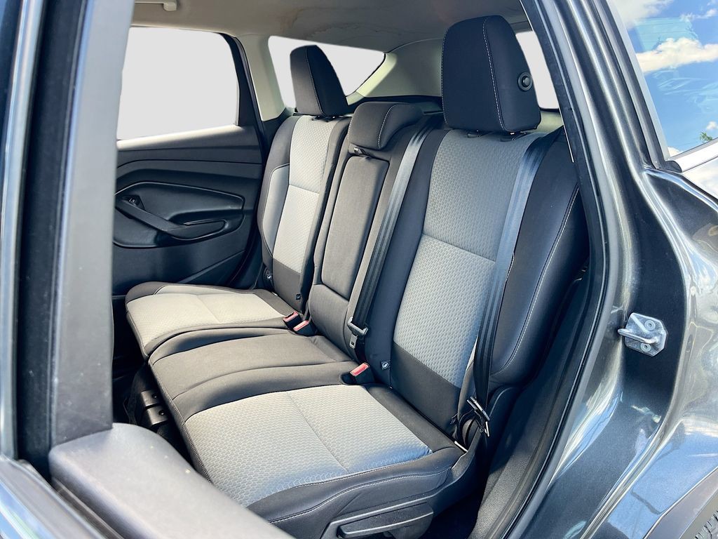 Used 2019 Gray Ford SE image 23