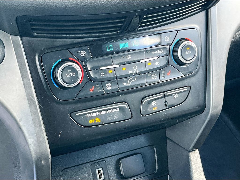 Used 2019 Gray Ford SE image 15