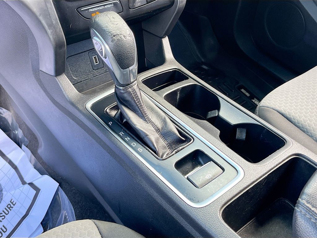 Used 2019 Gray Ford SE image 16