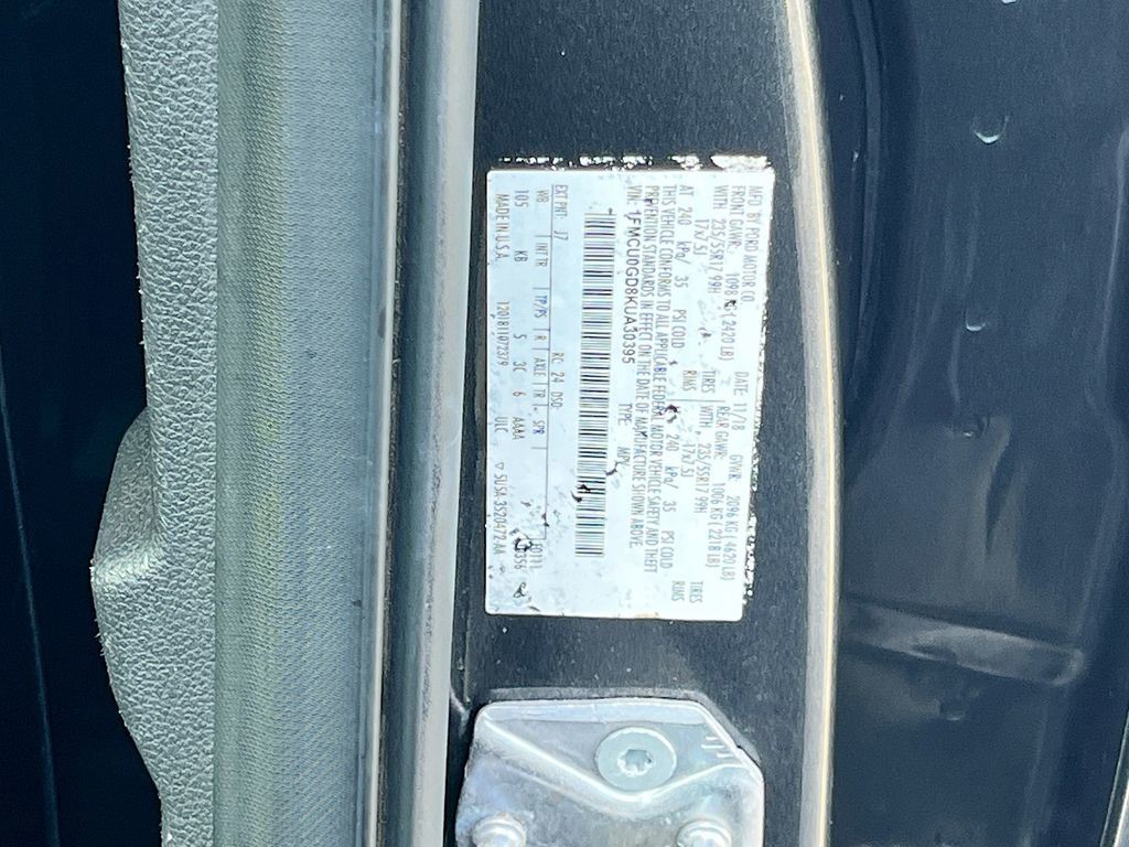Used 2019 Gray Ford SE image 29