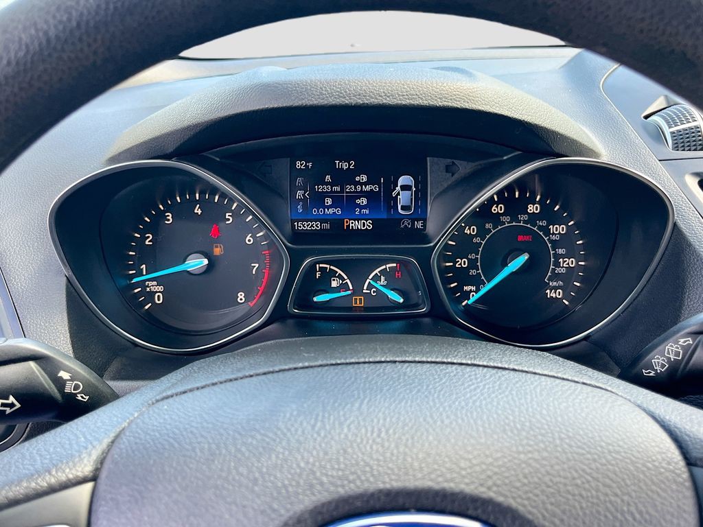 Used 2019 Gray Ford SE image 12