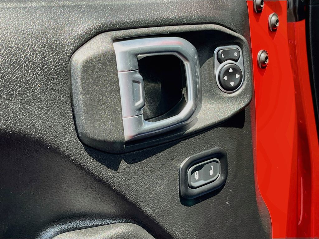 Used 2021 Red Jeep Unlimited Rubicon image 17