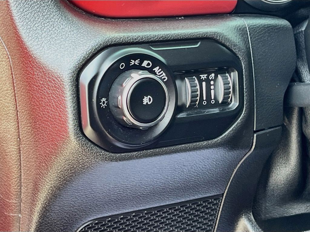 Used 2021 Red Jeep Unlimited Rubicon image 10