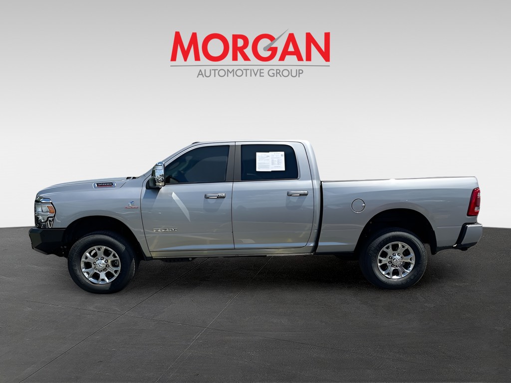 Used 2023 Silver Ram Laramie image 4