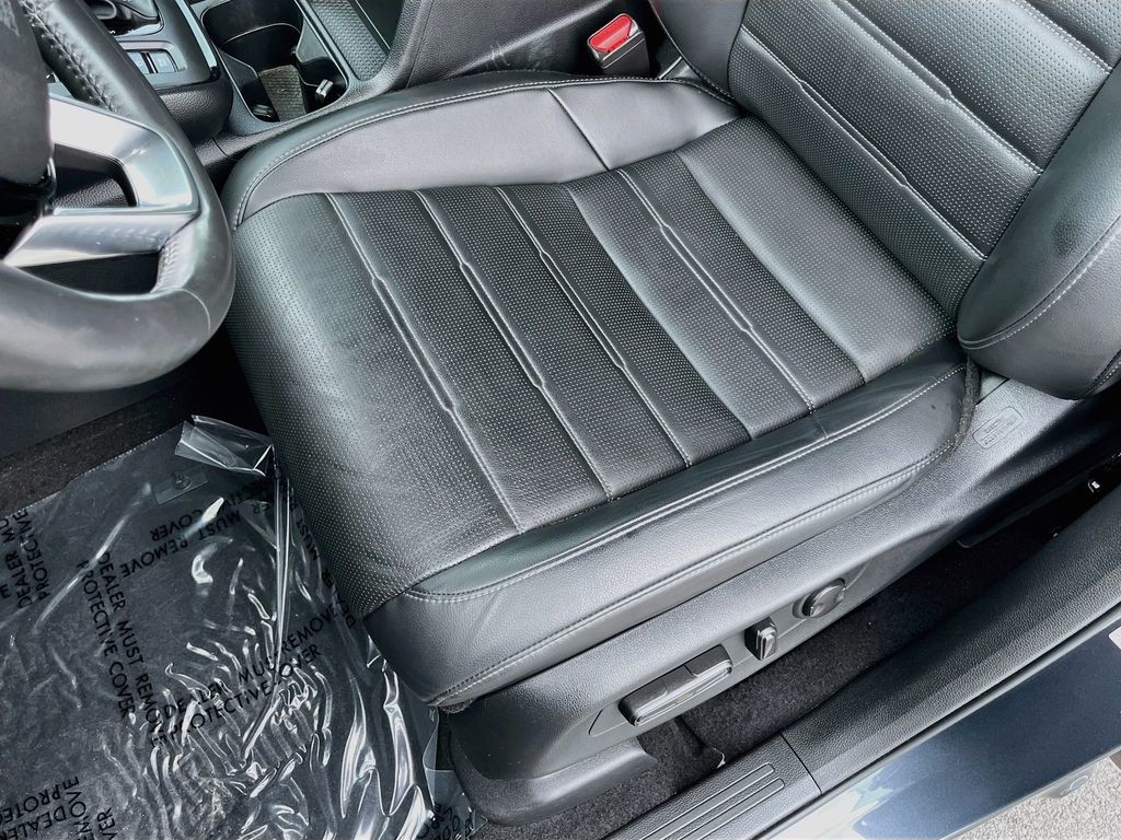 Used 2023 Gray Honda EX-L image 18