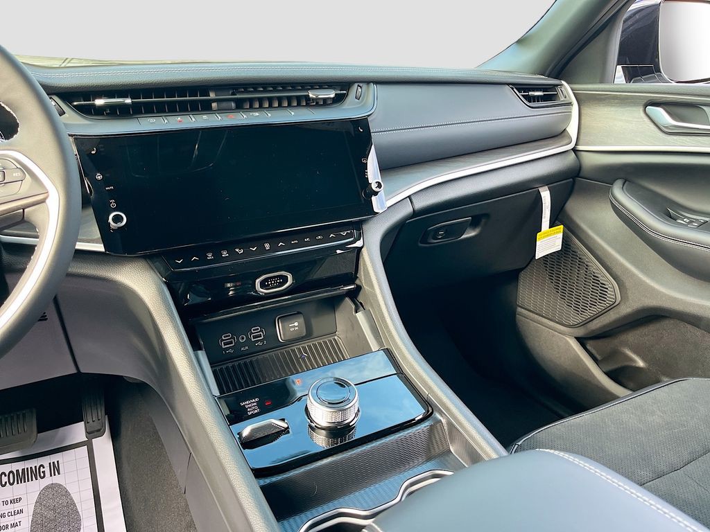 New 2026 Silver Jeep Laredo image 19