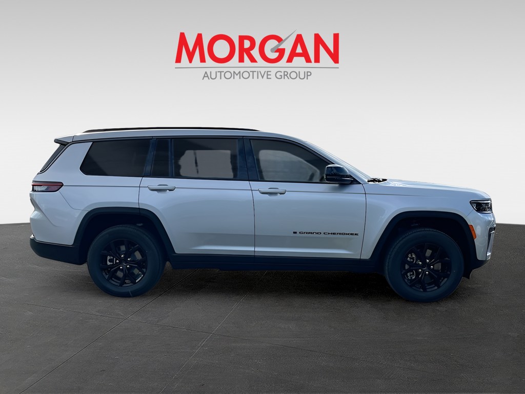 New 2026 Silver Jeep Laredo image 8