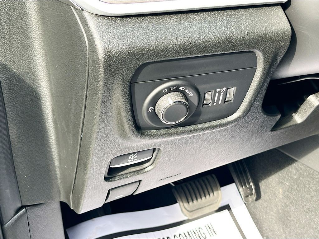 New 2026 Silver Jeep Laredo image 10