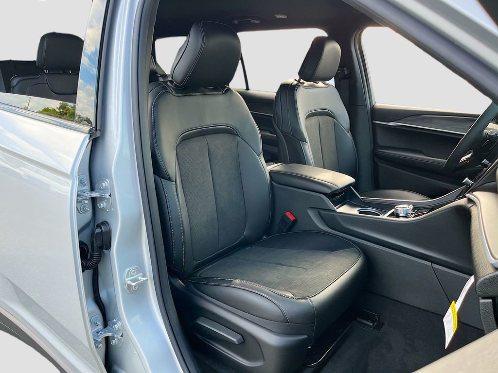 New 2026 Silver Jeep Laredo image 25