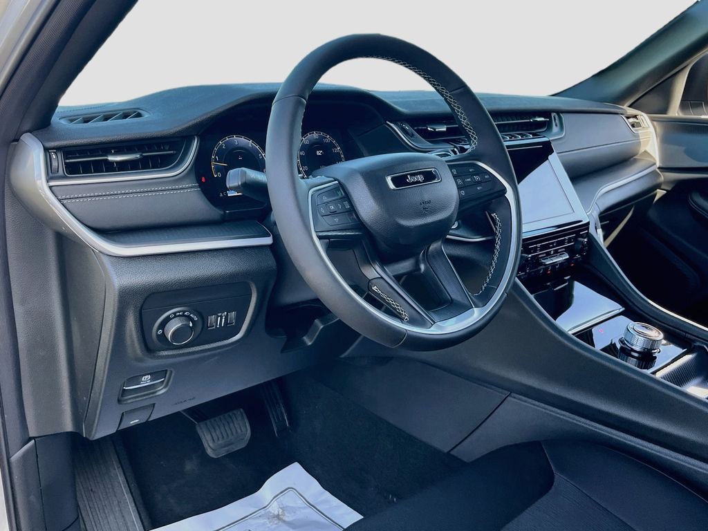 New 2026 Silver Jeep Laredo X image 9