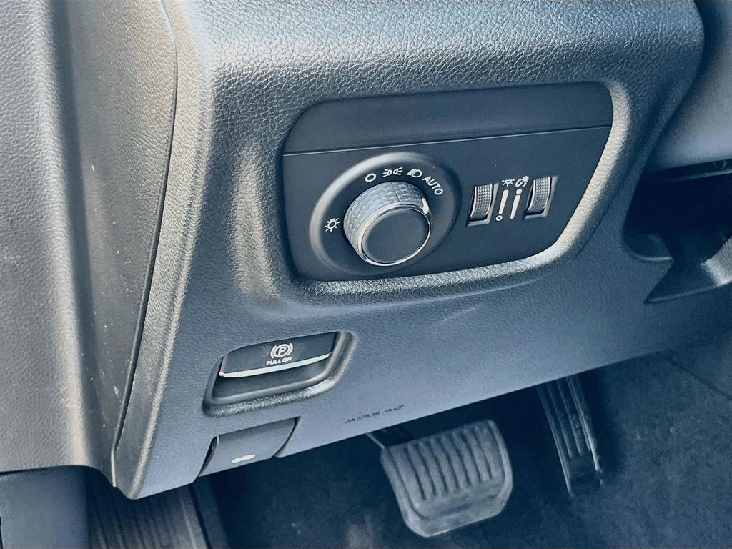 New 2026 Silver Jeep Laredo X image 10