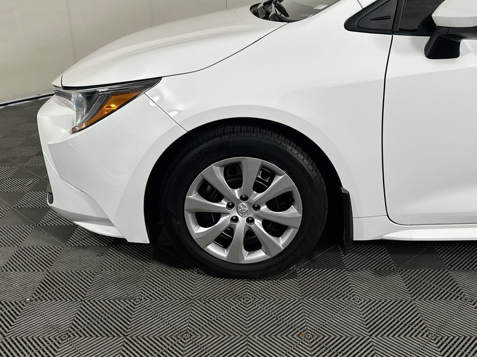 Certified Used 2025 Ice Toyota LE image 11
