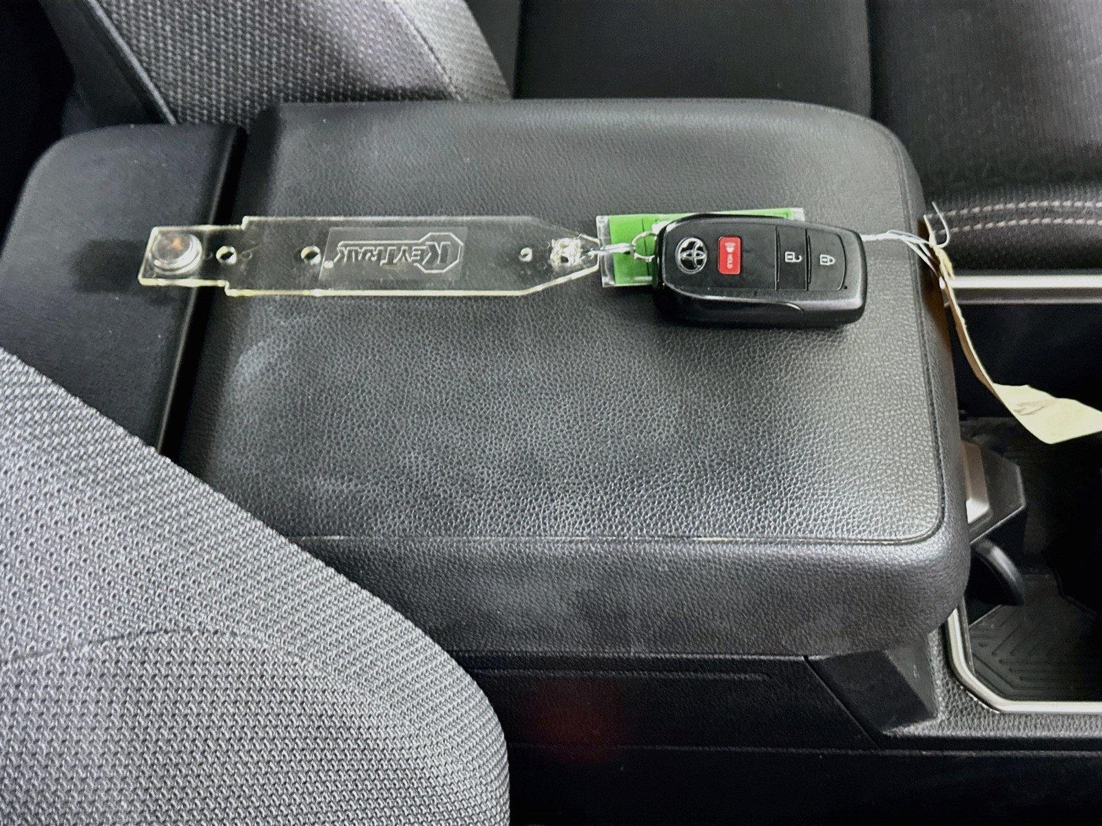 Used 2025 Ice Toyota SR5 image 33