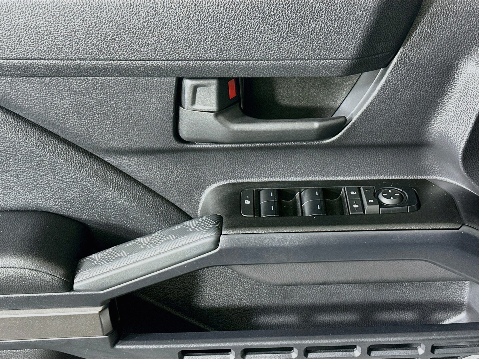 Used 2025 Ice Toyota SR5 image 14