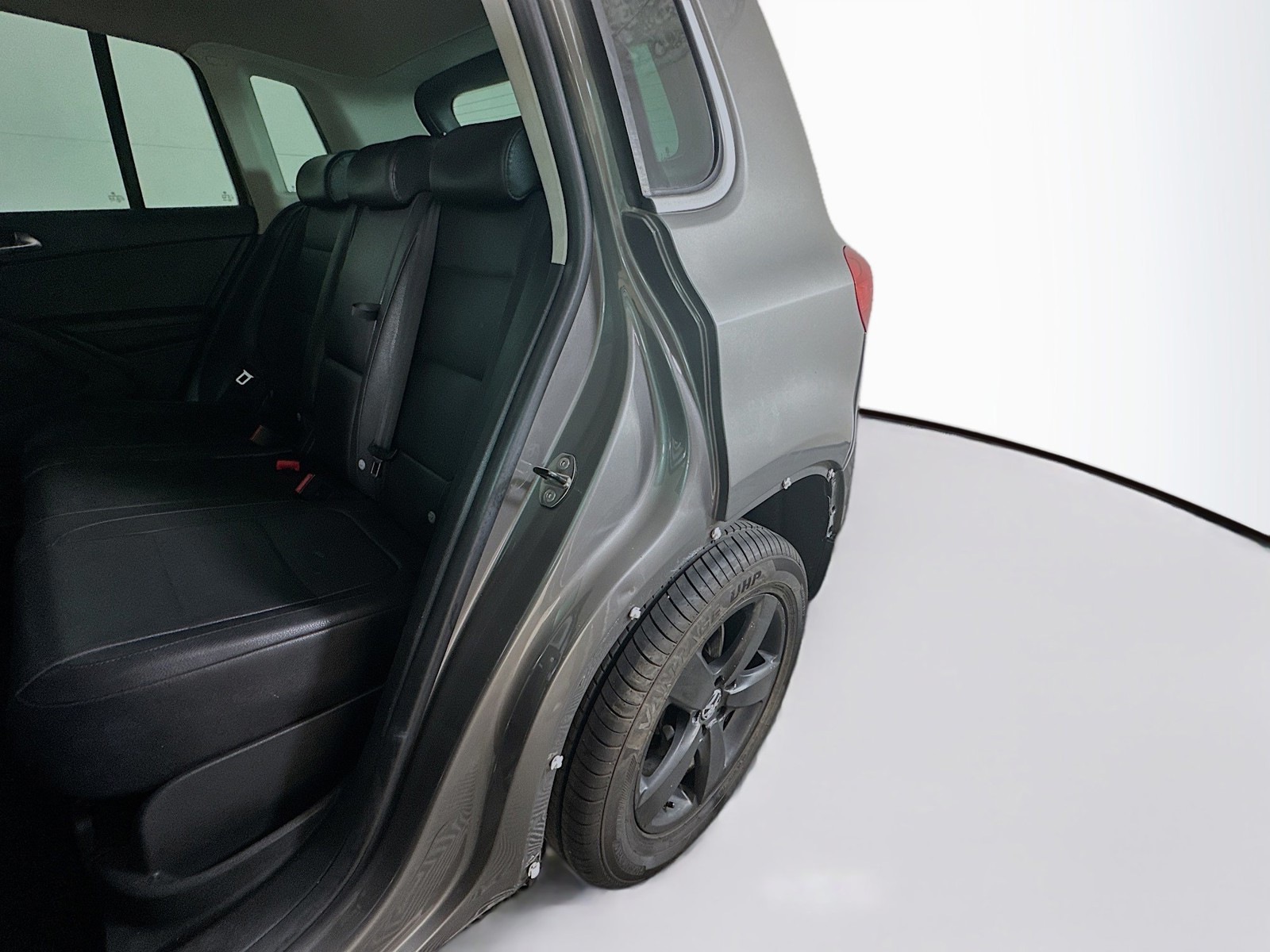 Used 2010 Brown Volkswagen S image 24