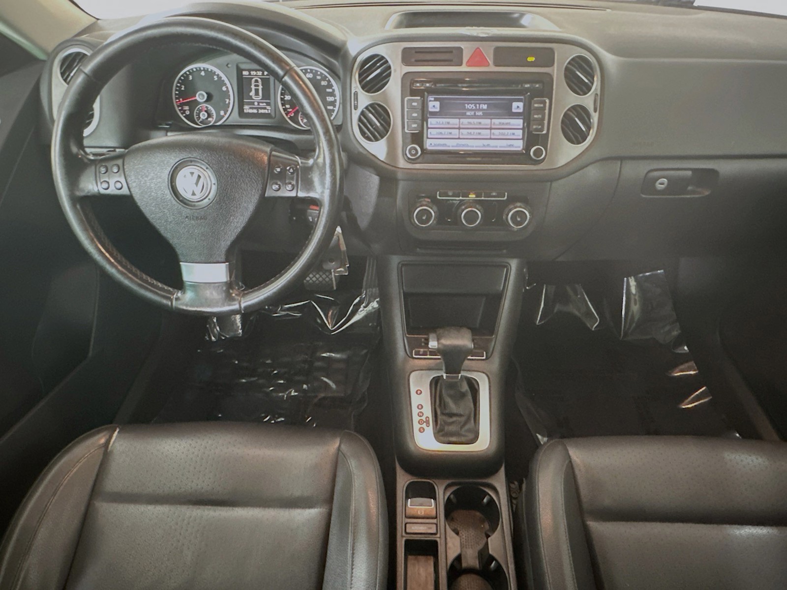 Used 2010 Brown Volkswagen S image 25