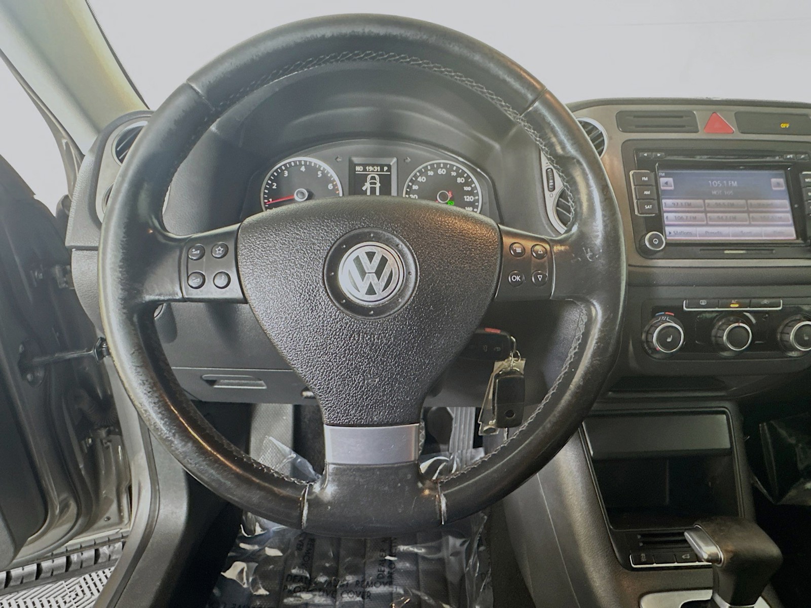 Used 2010 Brown Volkswagen S image 15