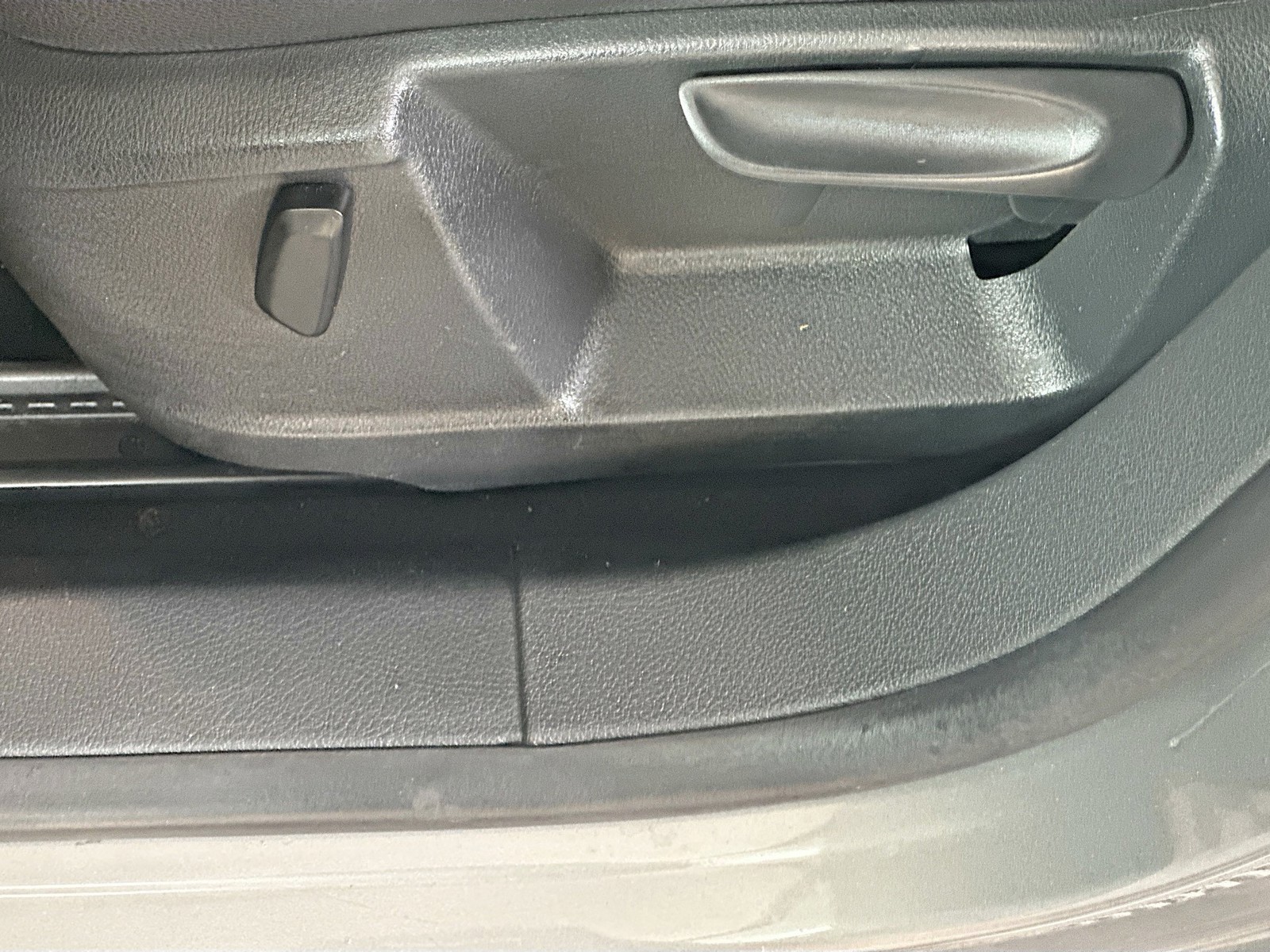Used 2010 Brown Volkswagen S image 13