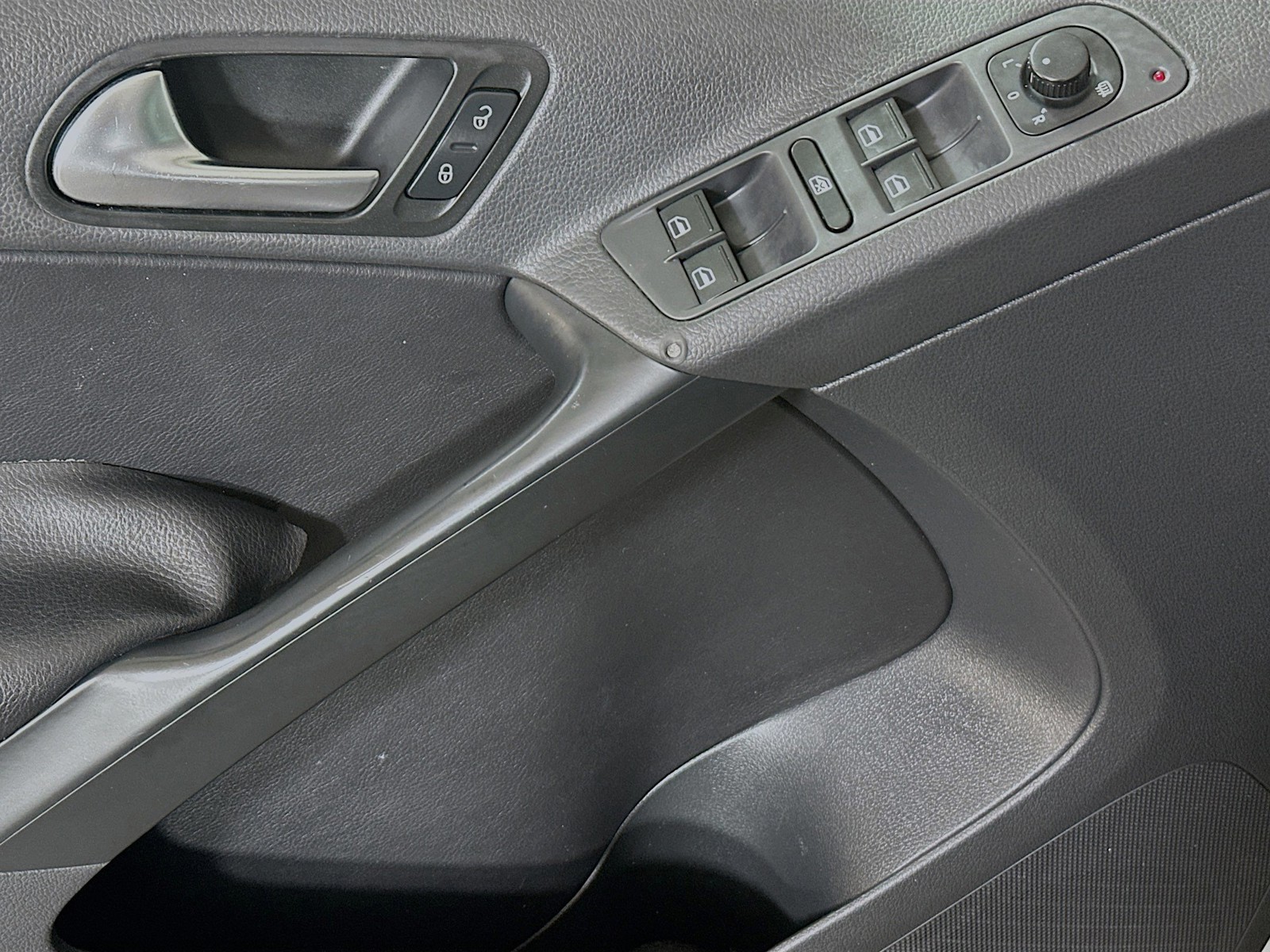 Used 2010 Brown Volkswagen S image 14