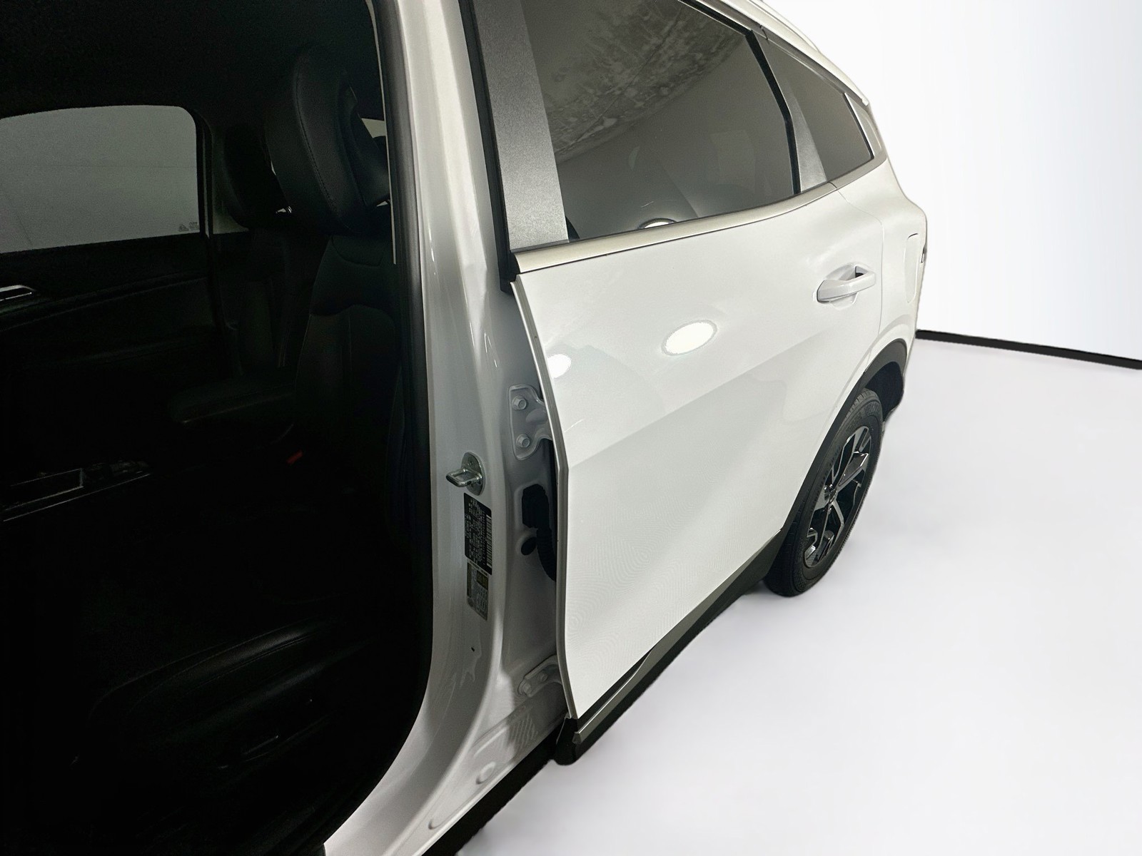 Used 2023 Glacial White Pearl Kia EX image 12
