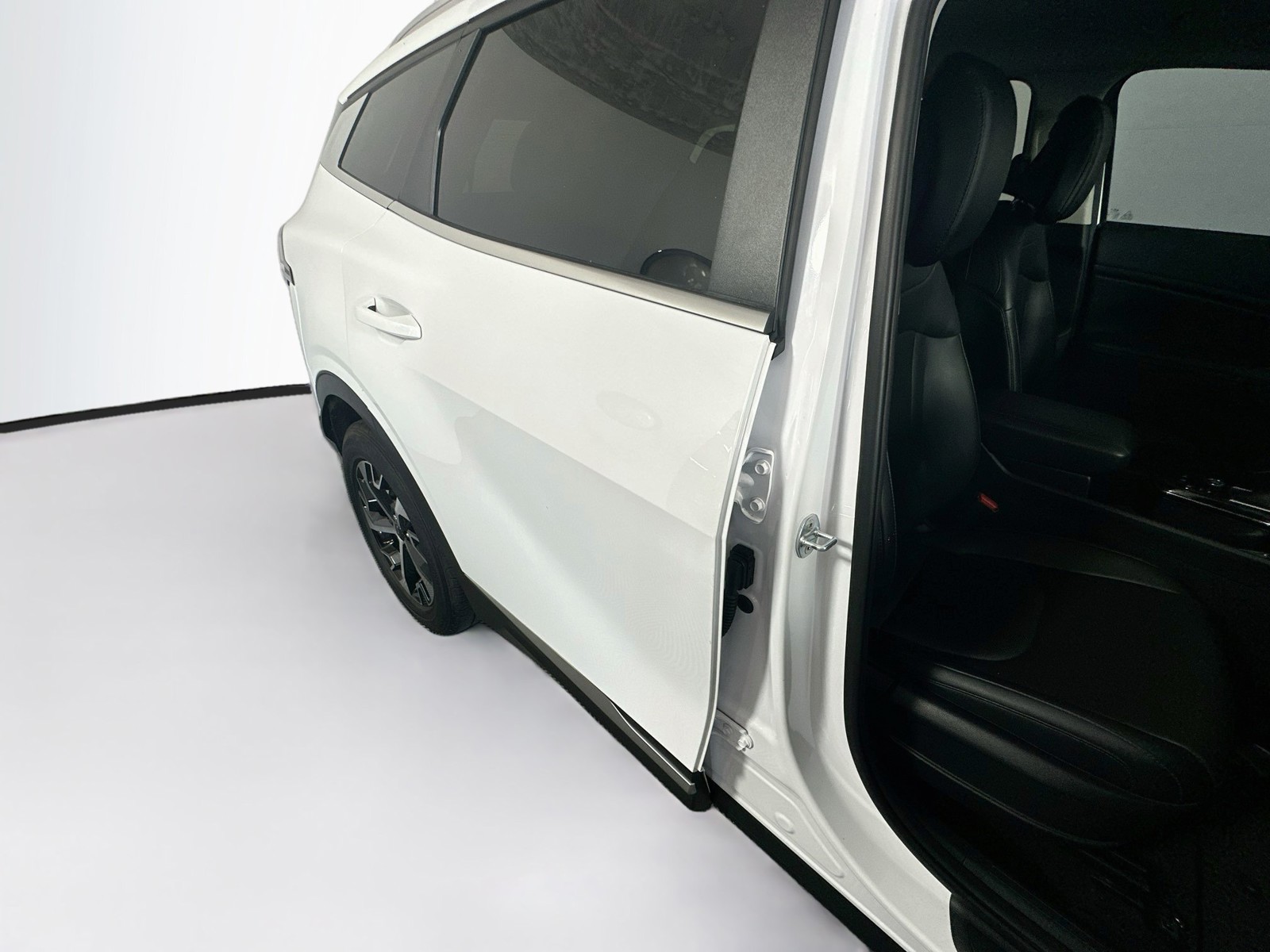 Used 2023 Glacial White Pearl Kia EX image 28