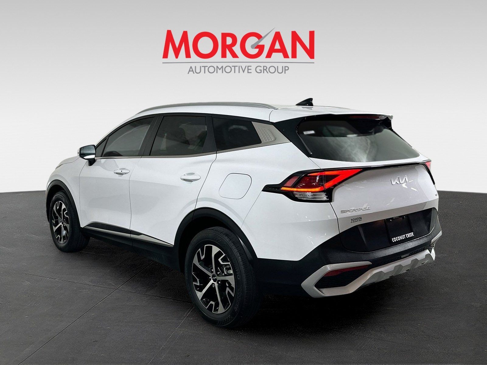 Used 2023 Glacial White Pearl Kia EX image 5